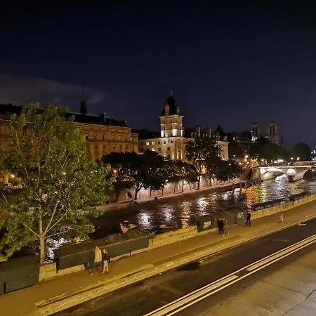 Augustins II - Duplex, Notre-Dame View, Seine Апартаменты Париж